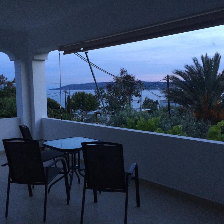 Vasilikos Apartment *